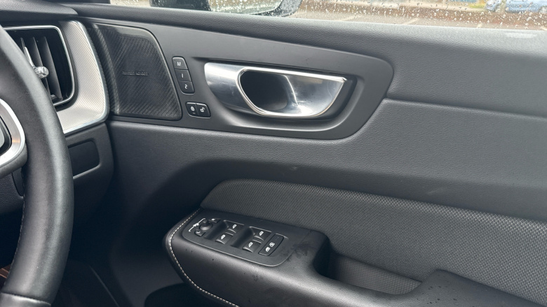 Volvo XC60 2.0 B4D Plus Dark 5dr AWD Geartronic Diesel Estate